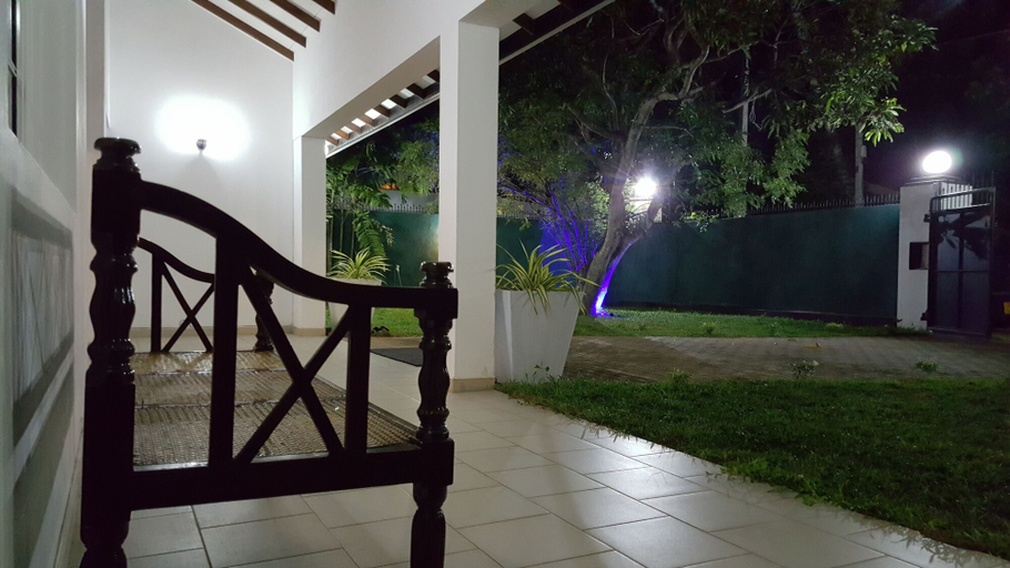 Garden, Tripper's Private Villa, Negombo