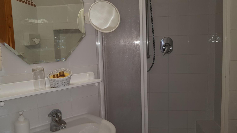 Bathroom 5, Hotel Villa Sisi, Starnberg
