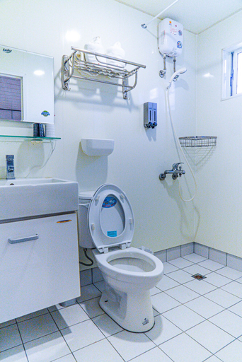 Bathroom 4, Lyudao Southsea Hostel, Taitung