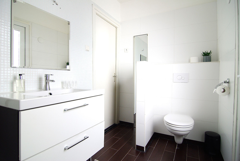 Bathroom 4, Hotel Zand, Zandvoort