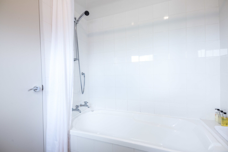 Bathroom 2, The Westhaven Motel, Westland