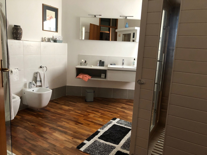 Bathroom 5, B&B Chic, Udine