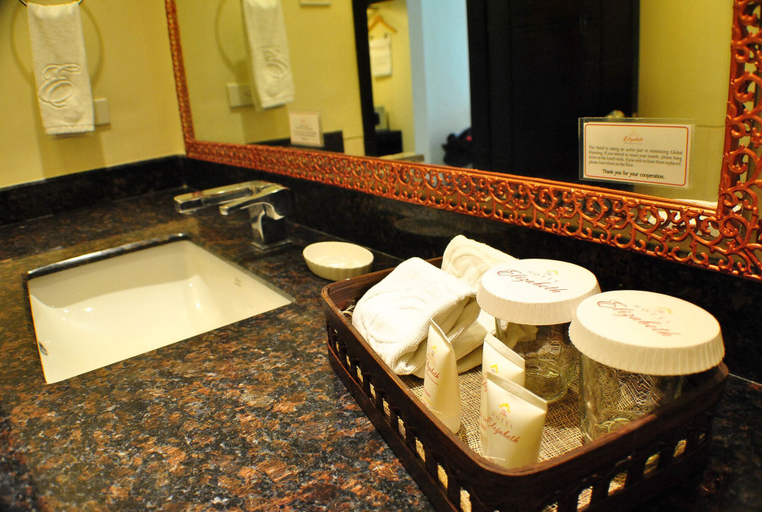 Bathroom 4, Hotel Elizabeth Cebu, Cebu City