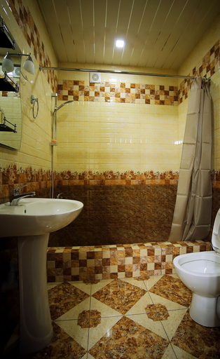 Bathroom 3, Oasis Villa, Tskaltubo