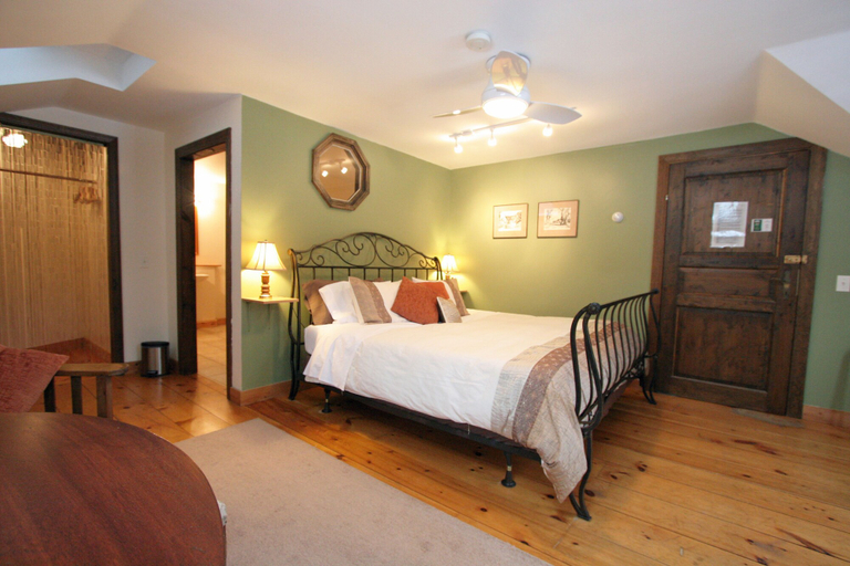 Bedroom 3, The Old Saco Inn, Oxford