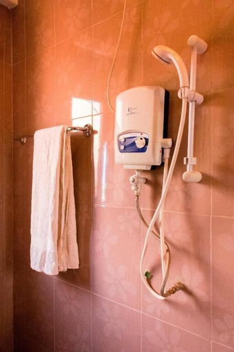 Bathroom 3, Kahondo Buffalo Hotel, Kampala