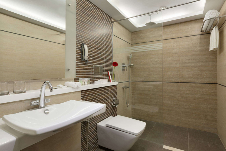 Bathroom 5, Ramada by Wyndham Chennai Egmore, Chennai