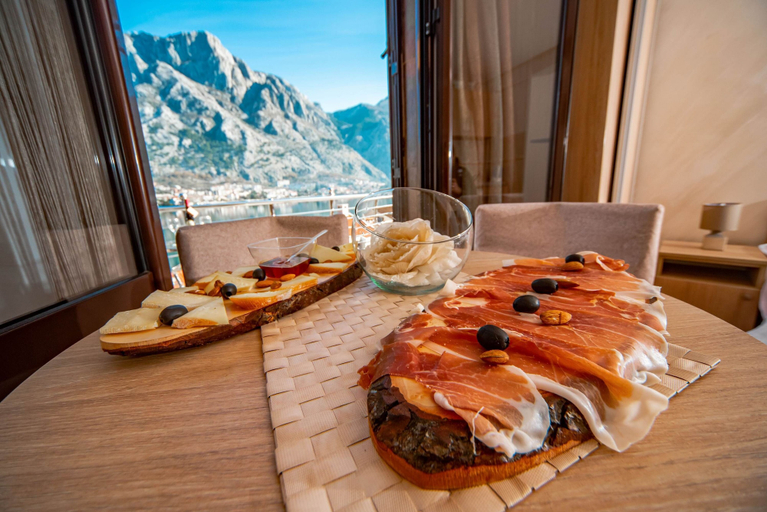 Food & Drinks 5, Apartmani Markovic