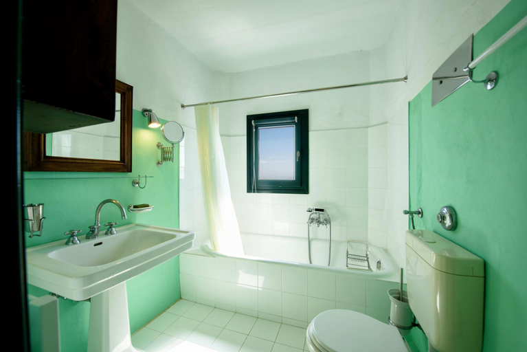 Bathroom 3, Traditional Villa 5 Mins on Foot From the Beach, South Aegean
