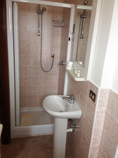 Bathroom 5, Bed & Breakfast Villa Flora, Salerno