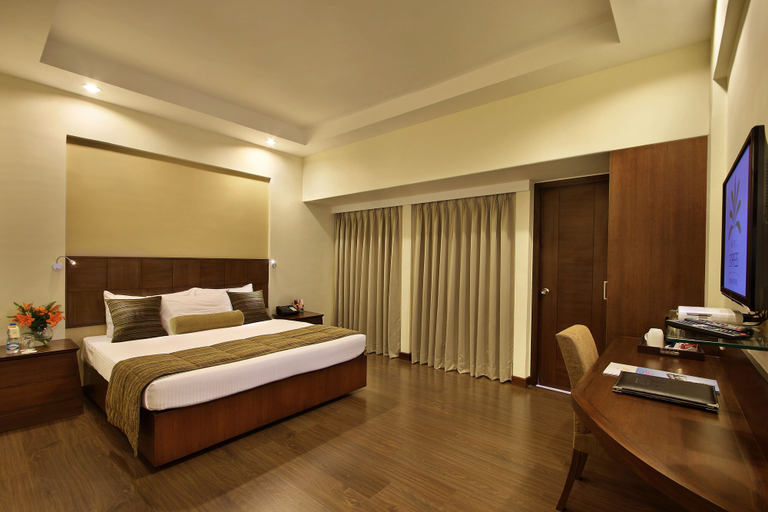 Bedroom 3, Hotel Express Towers, Vadodara