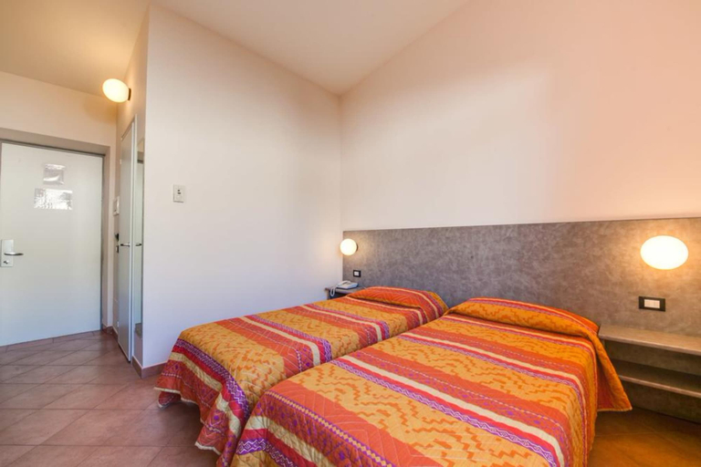 Bedroom 5, Autohotel, Rome