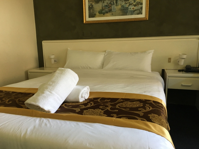 Bedroom 4, El Lago Waters Motel, Wyong - South and West