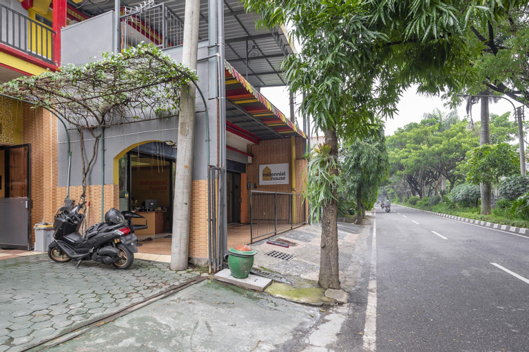 Exterior & Views 14