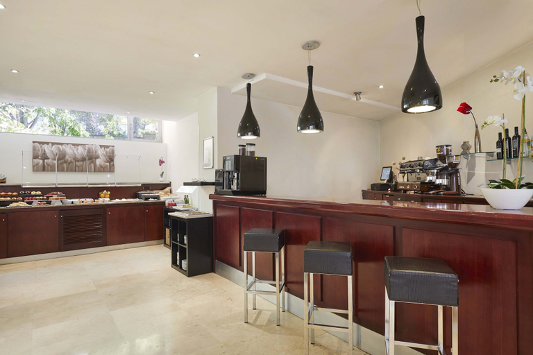 Food & Drinks 5, Exe Plaza Delicias, Zaragoza
