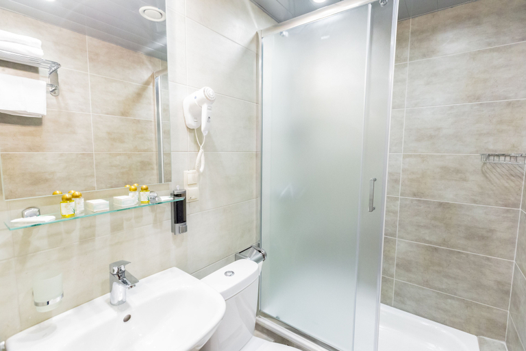 Bathroom 3, Margarita Hotel, Sankt-Peterburg gorsovet