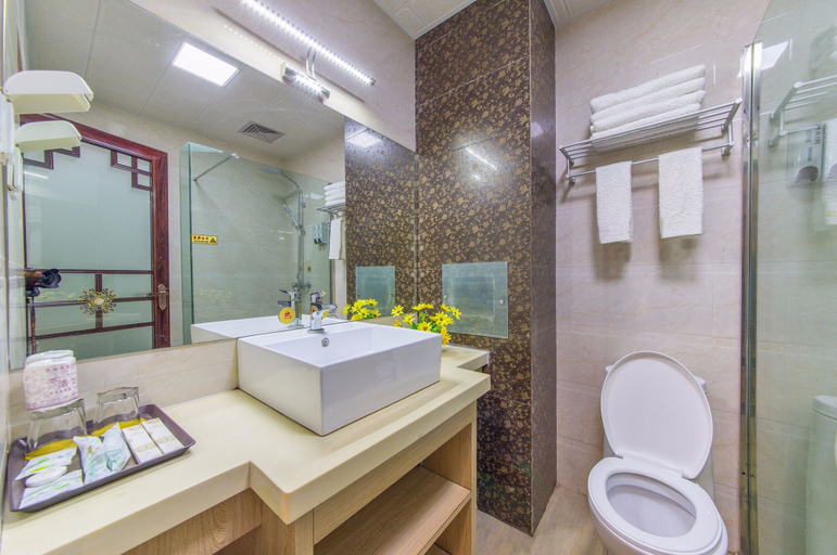 Bathroom 3, The home of art and painting, Lijiang