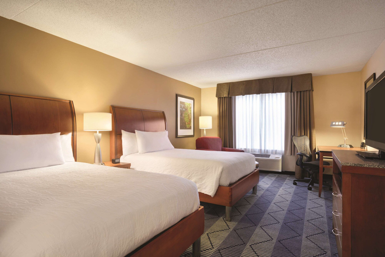 Bedroom 3, Hilton Garden Inn Lancaster, Lancaster