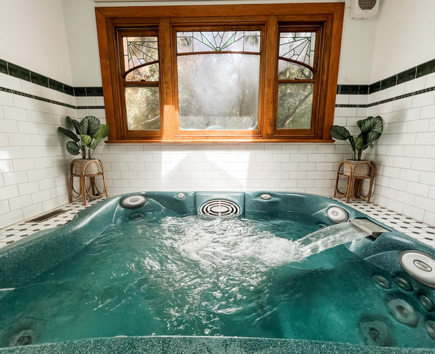Sport & Beauty, Woolrich Historic Garden Cottage, Yarra Ranges - Dandenongs