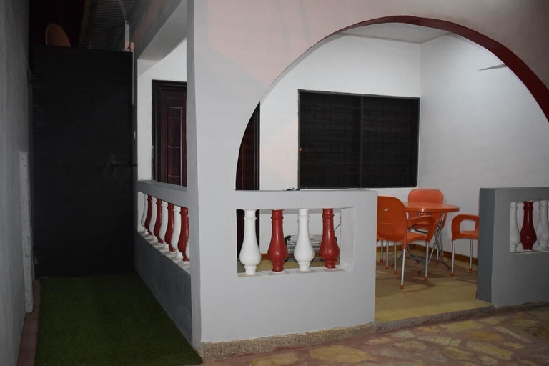 Others 5, Van Der Salle, Accra