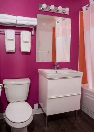 Bathroom 5, Hotel Zed Kelowna, Central Okanagan