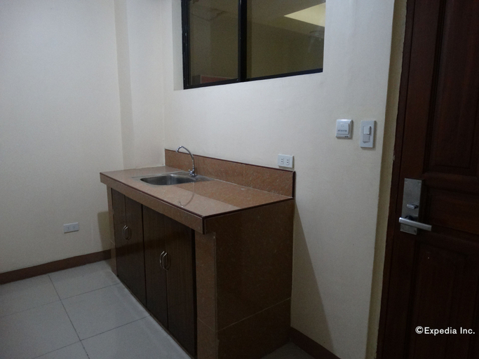 Bathroom 5, Time Traveller's Hotel, Manila City
