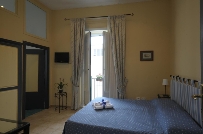 Bedroom 4, Monteoliveto Bed and Breakfast, Napoli