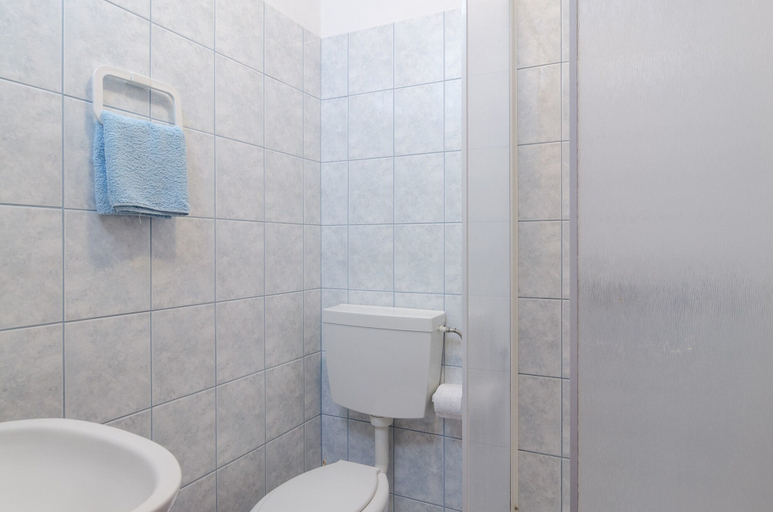 Bathroom 4, Apartments David, Orebić