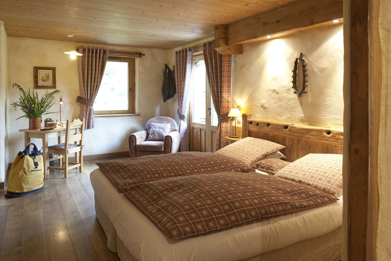 Bedroom 2, Les Fermes de Pierre et Anna, Haute-Savoie
