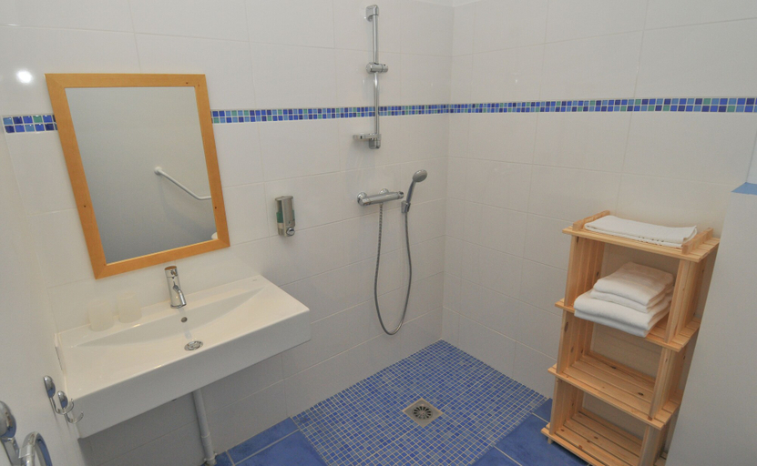 Bathroom 3, Auberge Des VoyaJoueurs, Morbihan