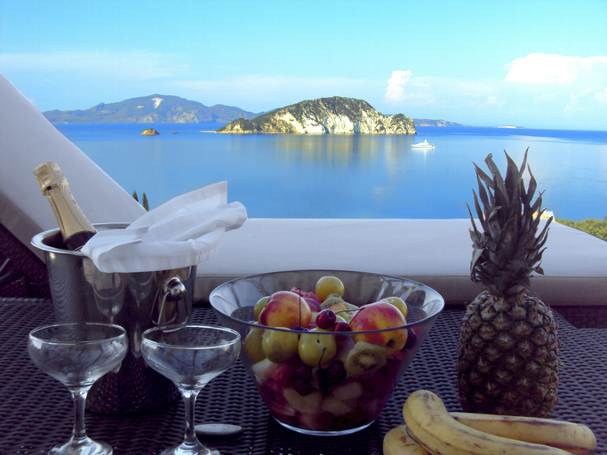 Food & Drinks, Exensian Villas & Suites, Ionian Islands