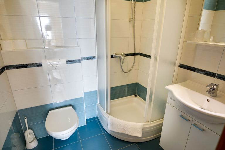 Bathroom 5, Pansion Dalmacija, Dugi Rat
