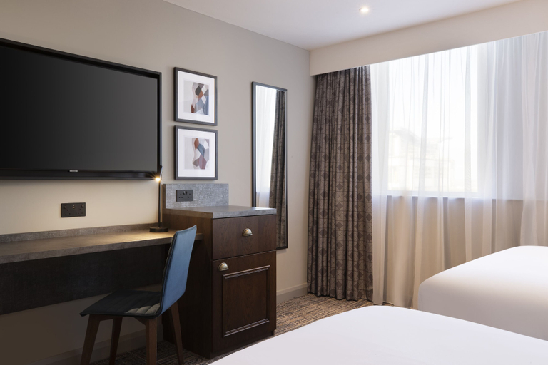 Bedroom 2, Leonardo Royal Hotel Birmingham, Birmingham