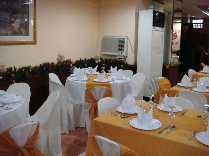 Food & Drinks 5, Plaza Maria Luisa Suites Inn, Dumaguete City