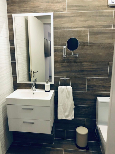 Bathroom 3, White 11, Larnaca