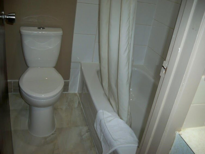 Bathroom 5, Motel 8, Division No. 6
