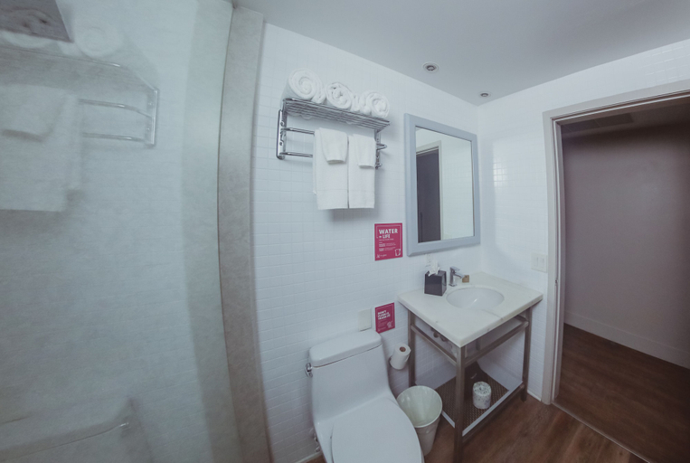 Bathroom 5, Viajero Miami, Miami-Dade