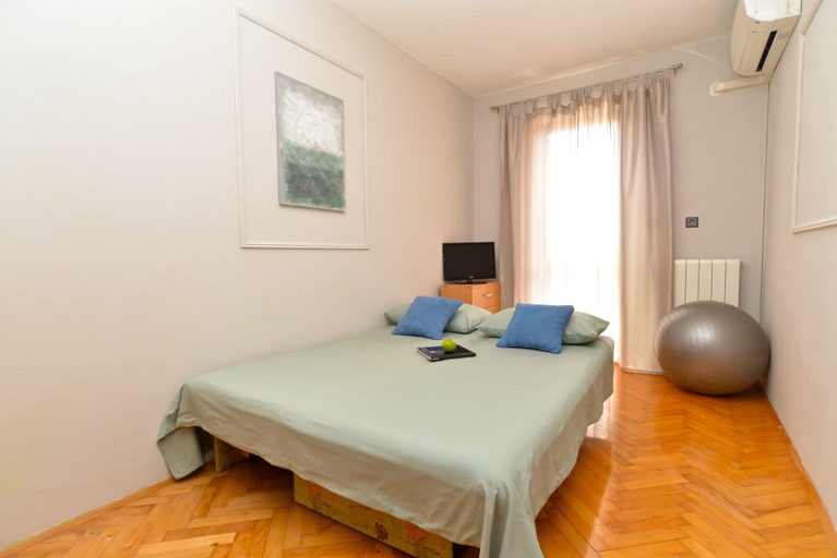 Bedroom 2, Apartment 843, Fažana