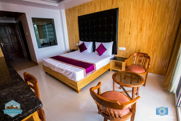 Bedroom 2, Ginger Lansdowne, Mall Road, Garhwal