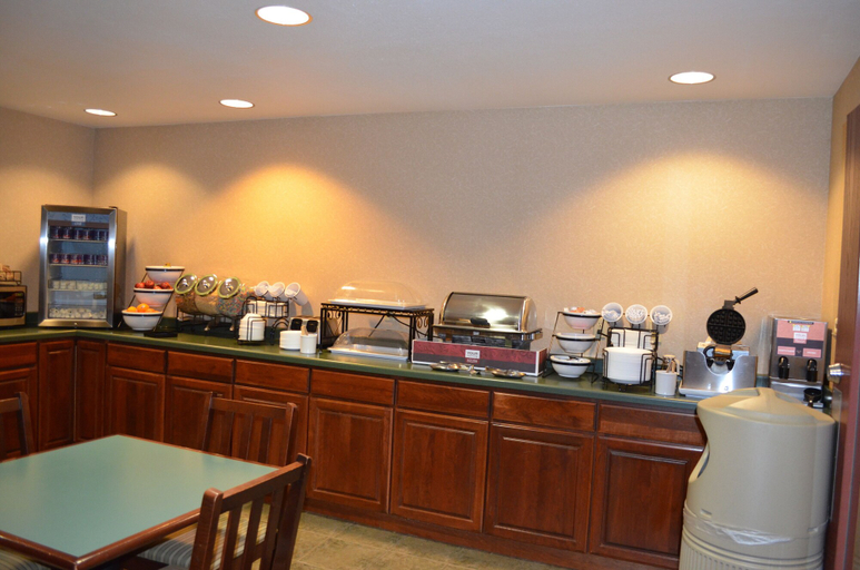 Food & Drinks 5, AmericInn by Wyndham Maquoketa, Jackson