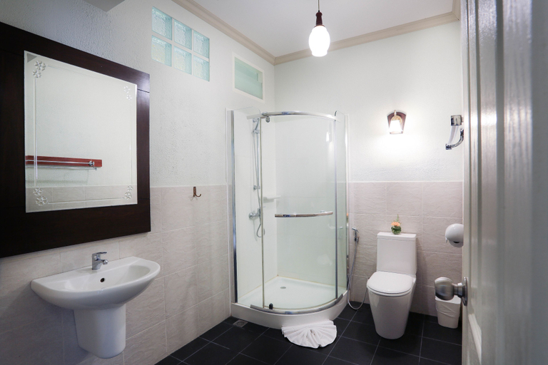 Bathroom 5, Naka Resort, Phuket Island