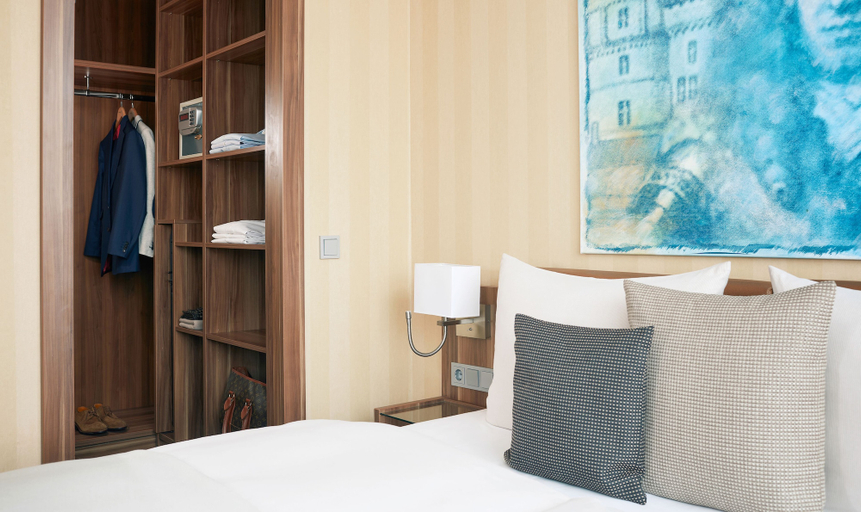 Bedroom 3, Living Hotel Düsseldorf, Düsseldorf