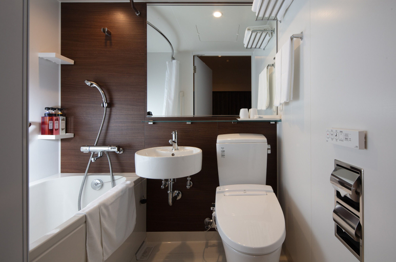 Bathroom 4, Shin Iizuka Station Hotel, Iizuka