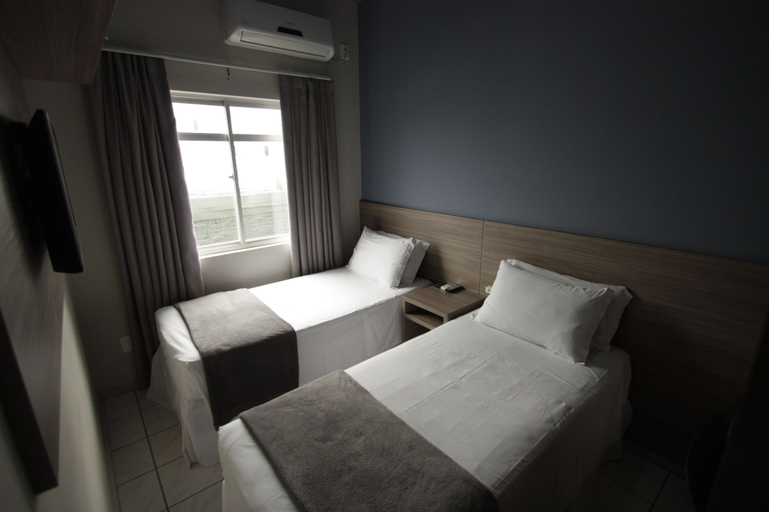 Bedroom 4, Kennedy Slim Hotel, São José