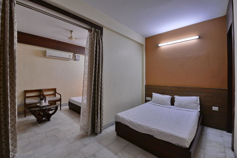 Bedroom 2, Hotel Dolphin, Jalandhar