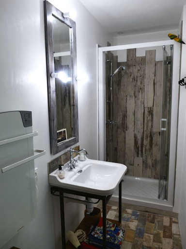 Bathroom 5, Chambres d'hotes A l'Ombre du Saule, Alpes-de-Haute-Provence