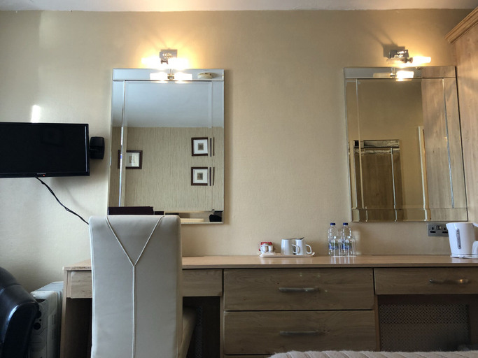 Bathroom 4, Hotel Rosslare