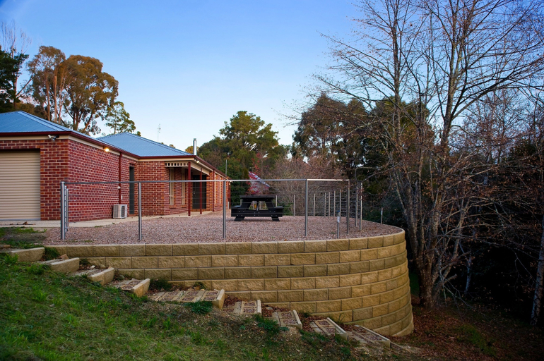 Exterior & Views 2, Swan Hill, Hepburn - East