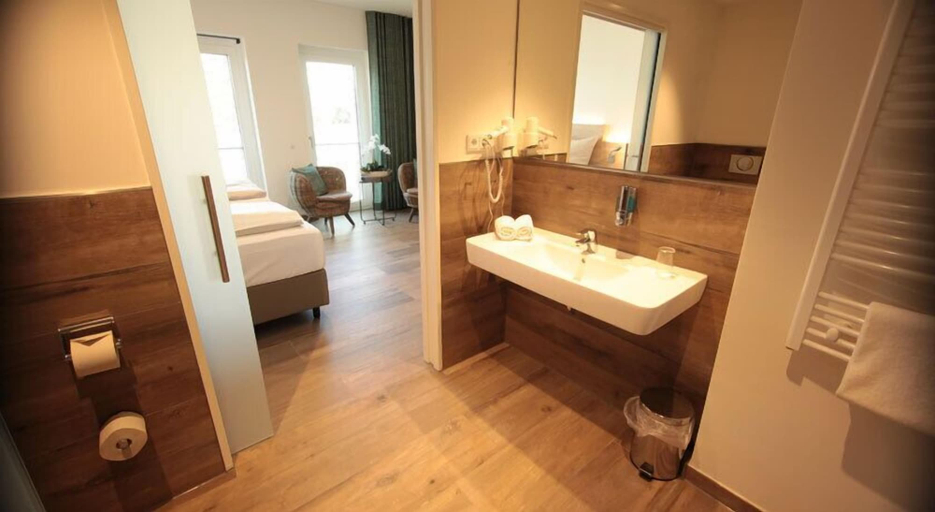 Bathroom 5, Hotel Weinhaus Möhle, Minden-Lübbecke