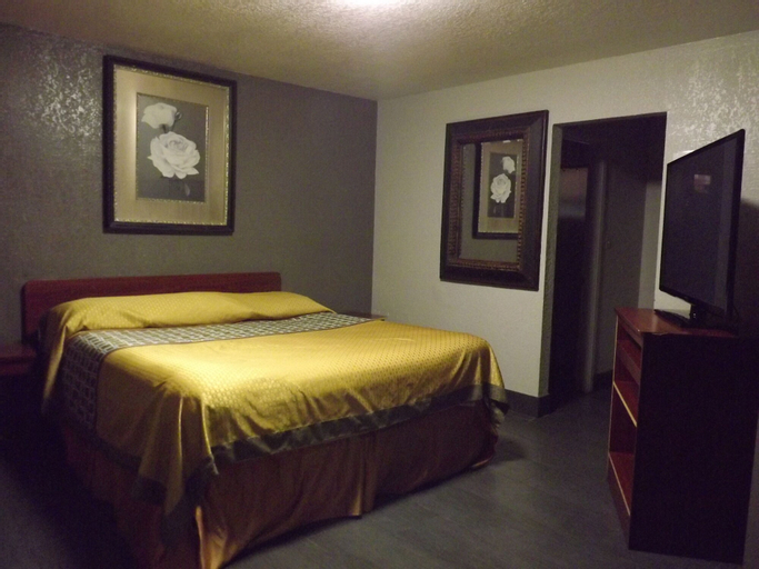 Bedroom 13